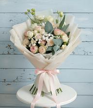 Букет цветов из:  Розы и Лизиантусы в Шарлык
