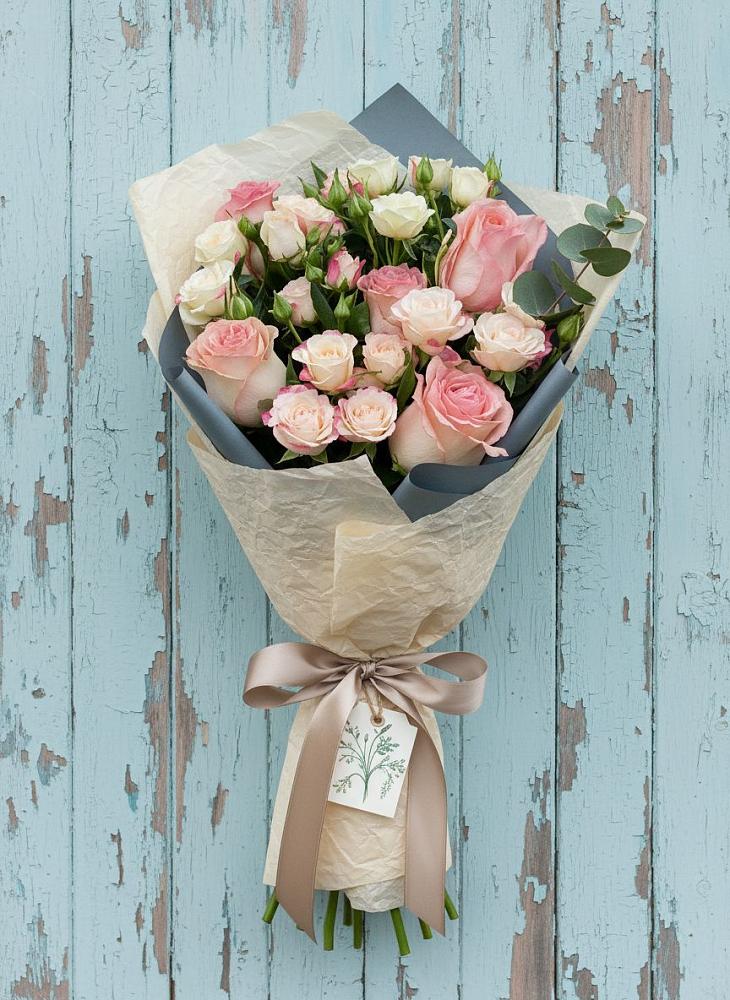 Букет цветов из: Розы в Шарлык