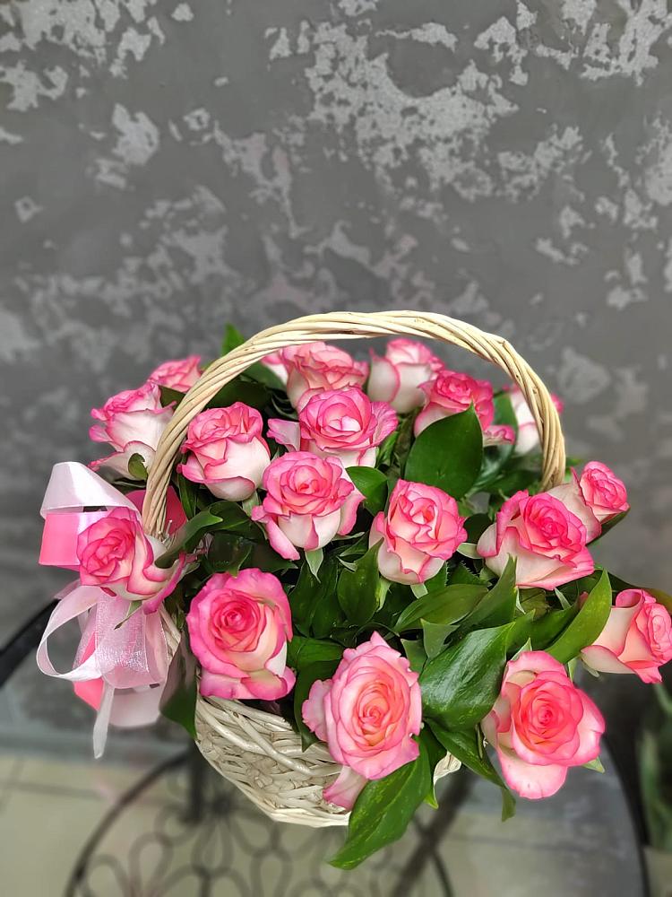 Цветочная композиция из Розы в корзине в Шарлык