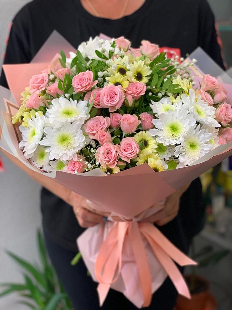 Букет цветов из: Розы и Хризантемы в Шарлык