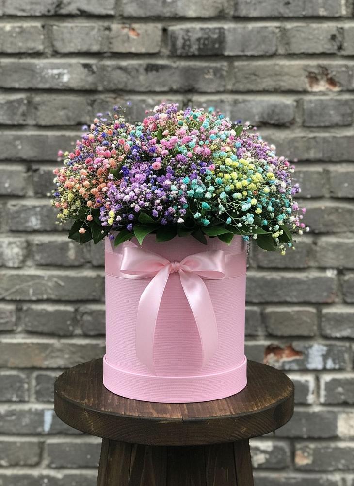 Цветочная композиция из Гипсофила и Розы в шляпной коробке в Шарлык