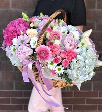 Композиция солнечный день в Шарлык Цветочная композиция из Розы, Хризантемы, Пионы и Лизиантусы в корзине в Шарлык