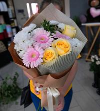 Букет цветов из:  Герберы, Розы и Хризантемы в Шарлык