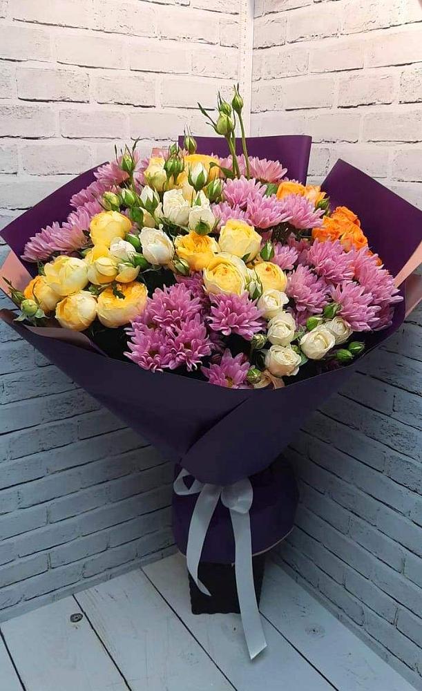 Букет цветов из: Хризантемы и Розы в Шарлык