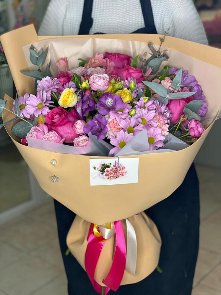 Букет цветов из: Хризантемы, Гвоздики и Альстромерии в Шарлык