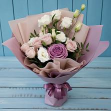 Букет цветов из:  Розы и Лизиантусы в Шарлык