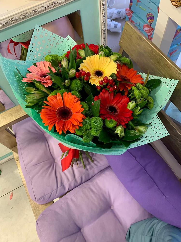 Букет цветов из: Герберы, Хризантемы и Альстромерии в Шарлык