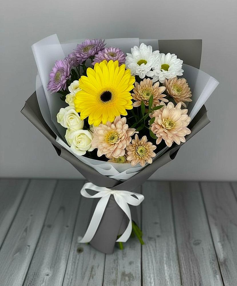 Букет цветов из: Розы, Герберы и Хризантемы в Шарлык