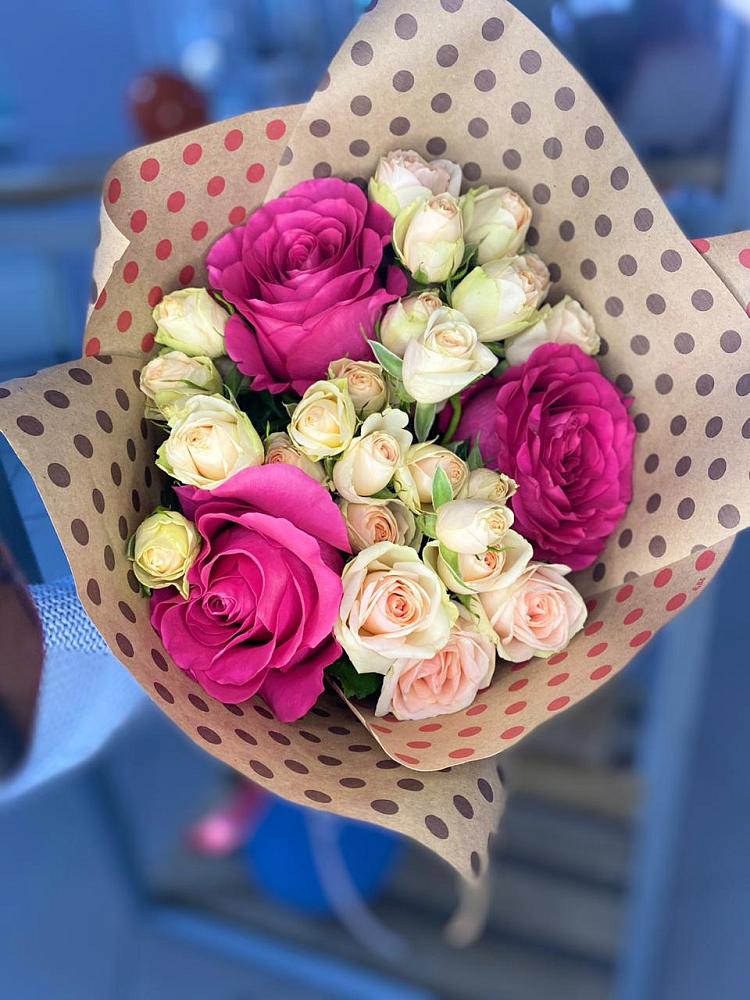 Букет цветов из: Розы в Шарлык