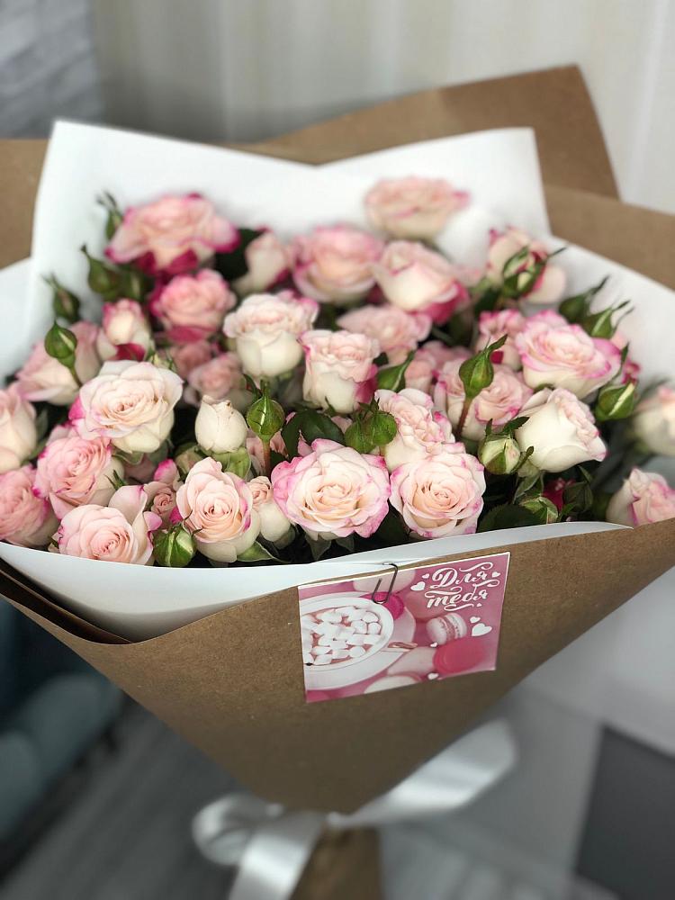 Букет цветов из: Розы в Шарлык