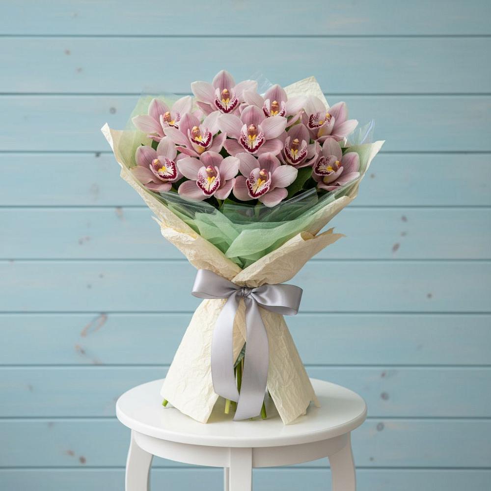 Букет цветов из: Орхидеи и Розы в Шарлык