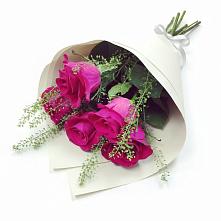 Букет цветов из:  Розы в Шарлык