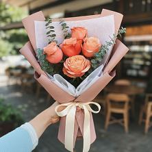 Букет цветов из:  Розы в Шарлык