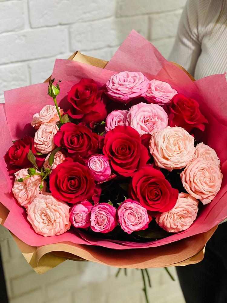 Букет цветов из: Розы в Шарлык