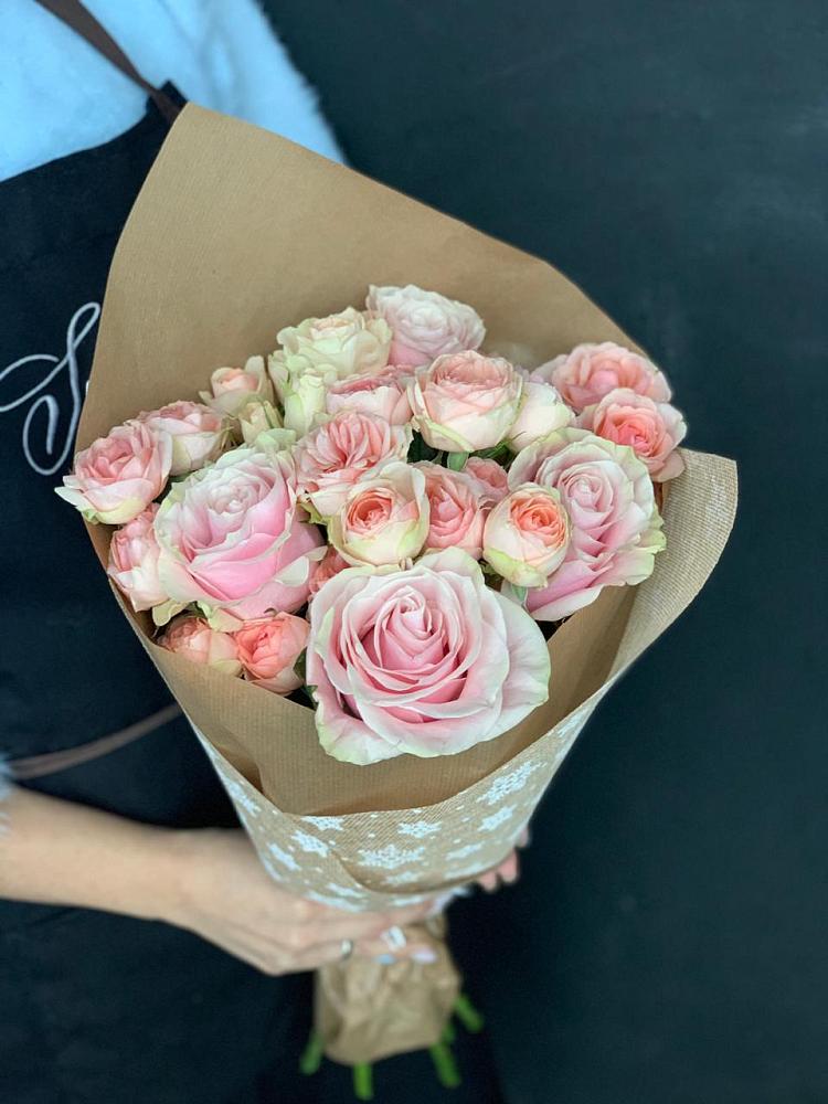 Букет цветов из: Хризантемы и Розы в Шарлык