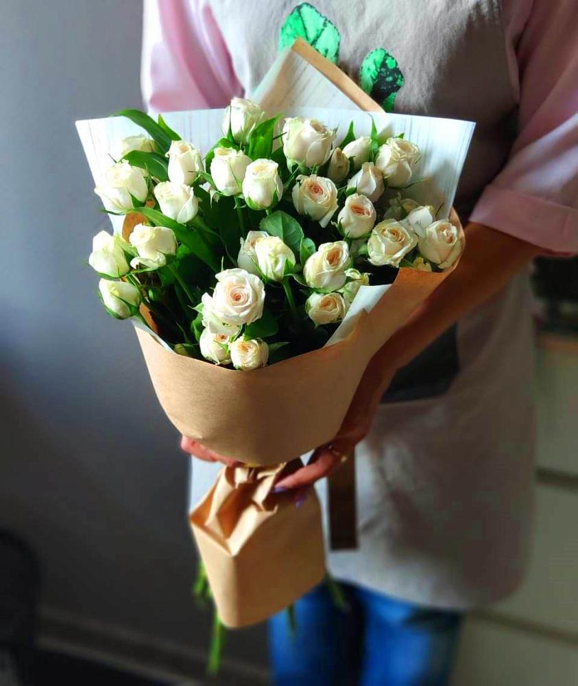 Букет цветов из: Розы в Шарлык