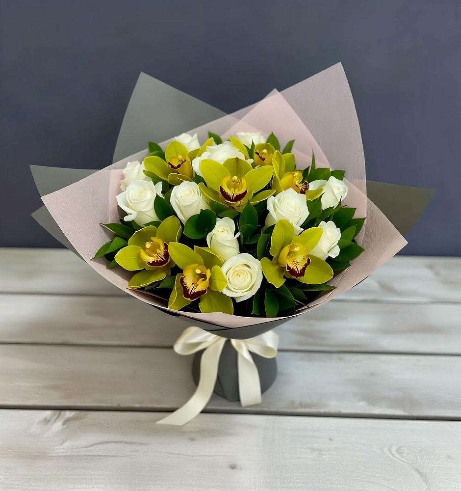 Букет цветов из: Орхидеи и Розы в Шарлык