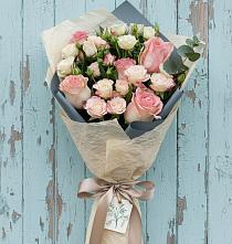 Букет цветов из:  Розы в Шарлык