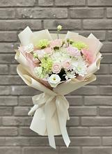 Букет цветов из:  Гвоздики, Розы, Лизиантусы и Хризантемы в Шарлык