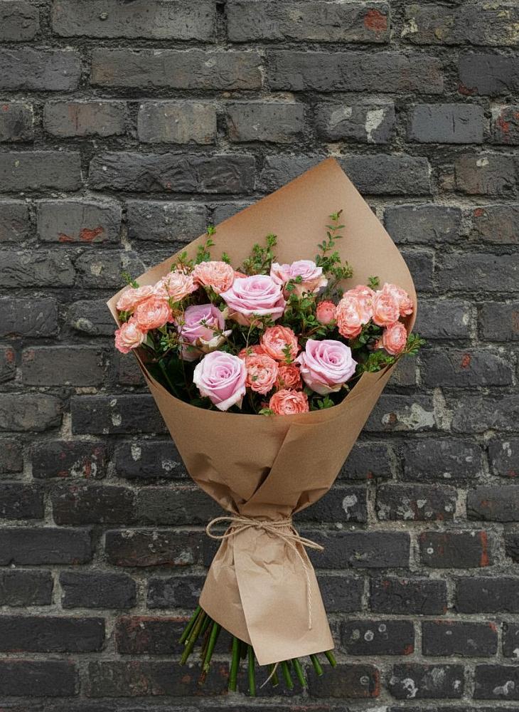 Букет цветов из: Розы в Шарлык