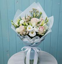 Букет цветов из:  Розы и Лизиантусы в Шарлык