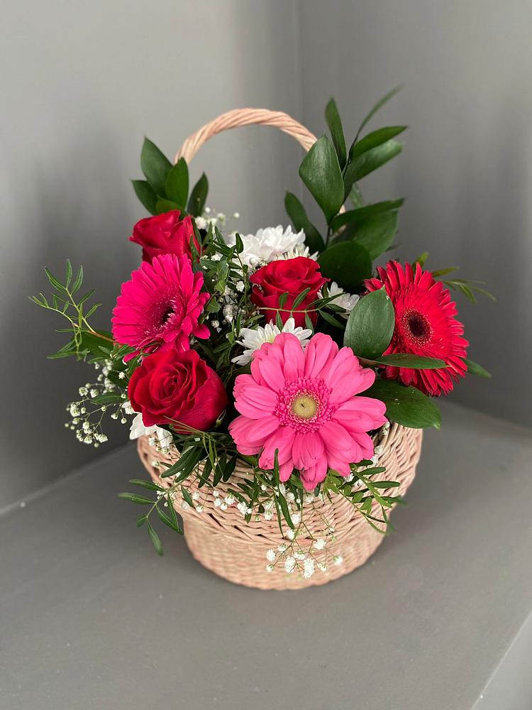 Цветочная композиция из Розы, Хризантемы и Герберы в корзине в Шарлык
