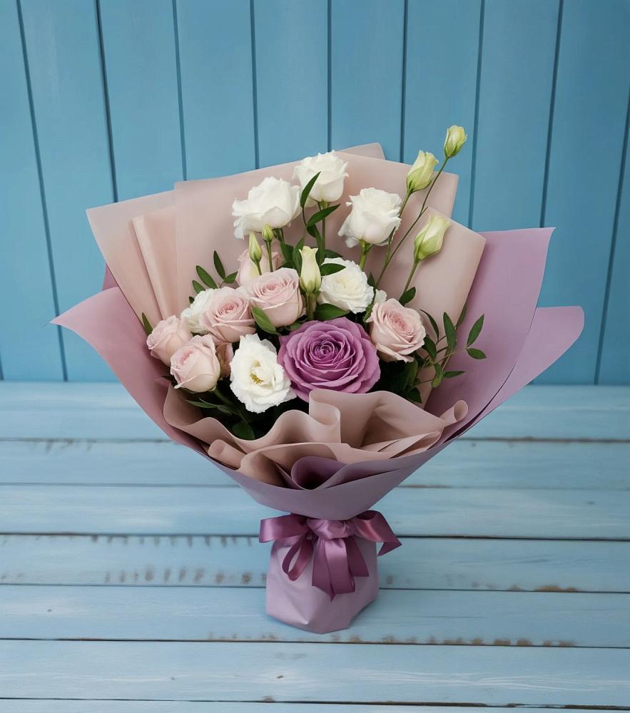 Букет цветов из: Розы и Лизиантусы в Шарлык