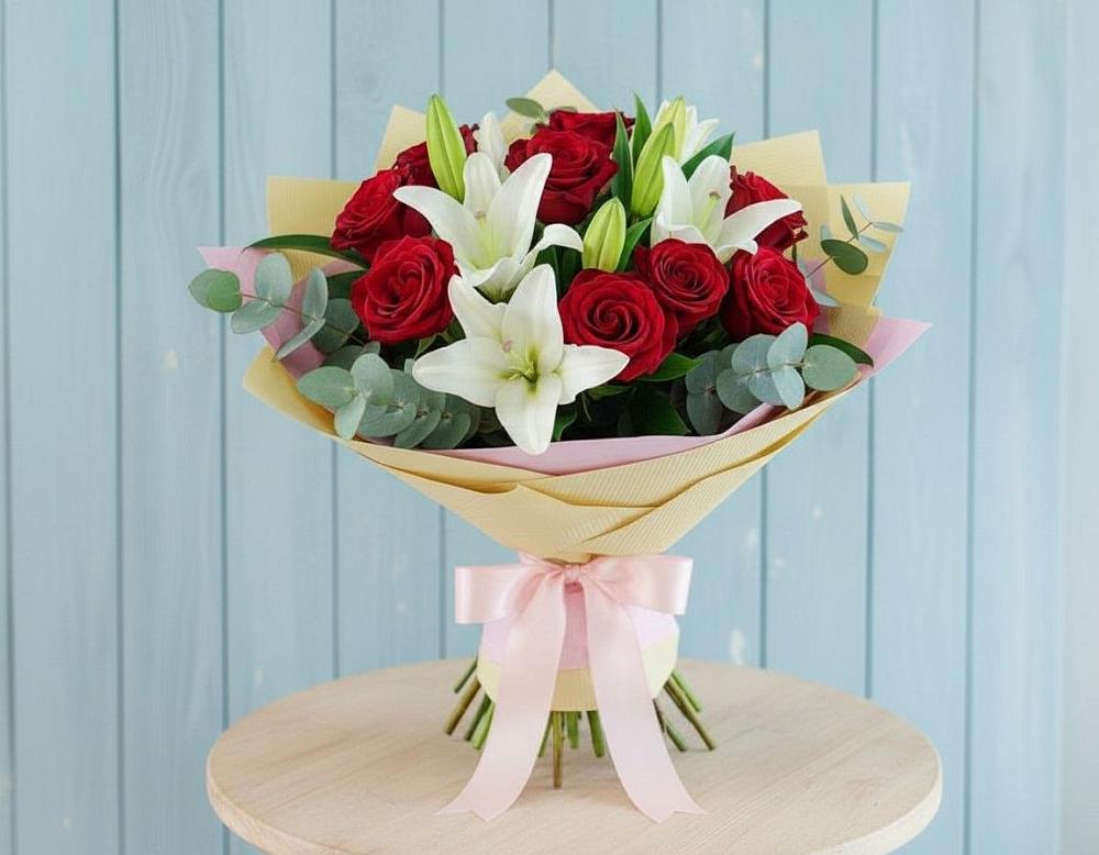 Букет цветов из: Лилии и Розы в Шарлык